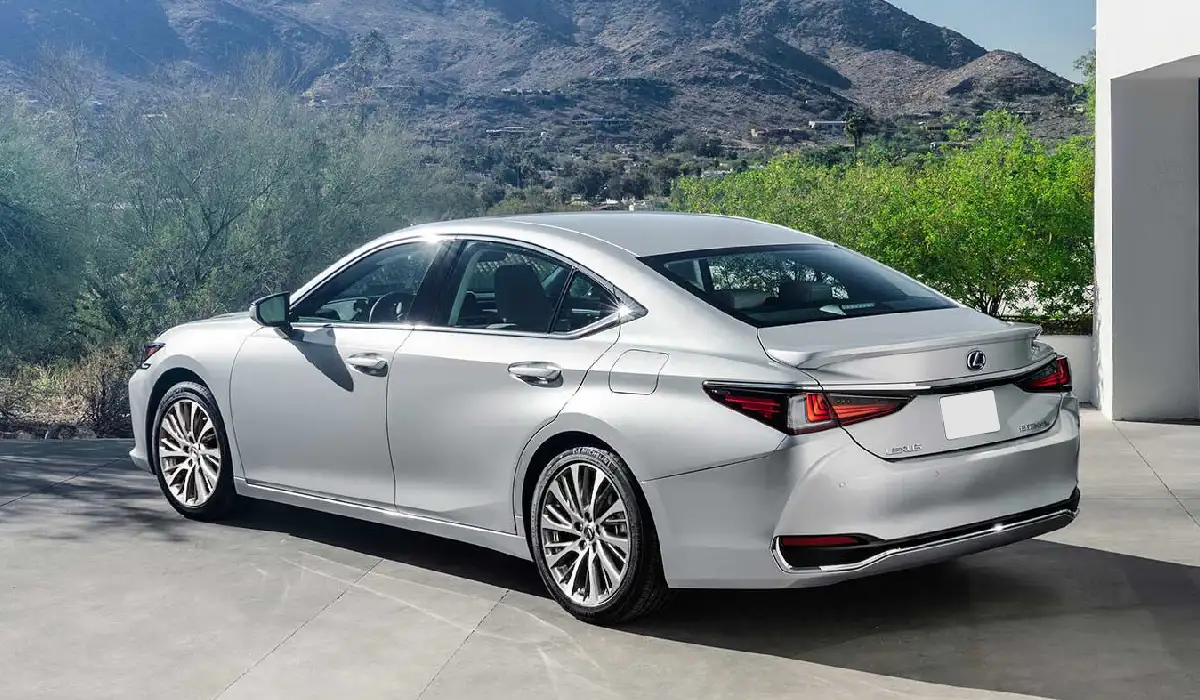 Lexus - ES 300h Luxury - Luxury SUV Car Rentals - Preowned SUV Car - Exclusive Concierge Club.webp